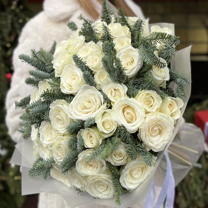51 белая роза с нобилисом