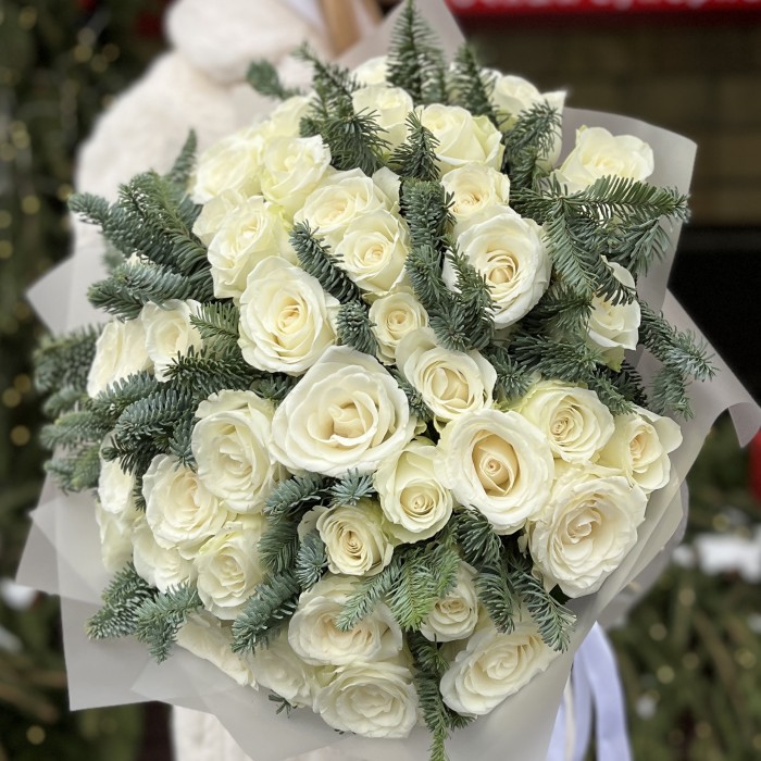 51 белая роза с нобилисом