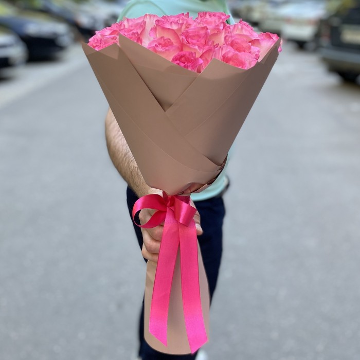 25 розовых роз Булевард