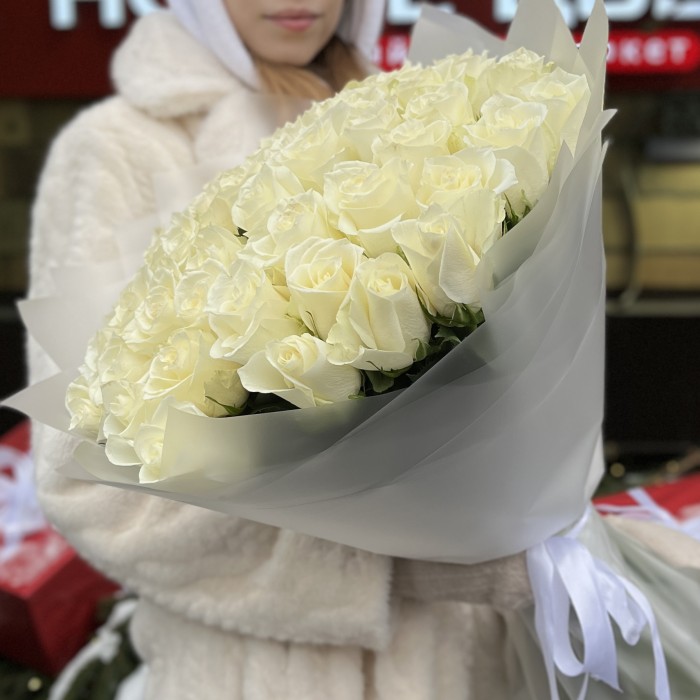 51 длинная белая роза 70 см