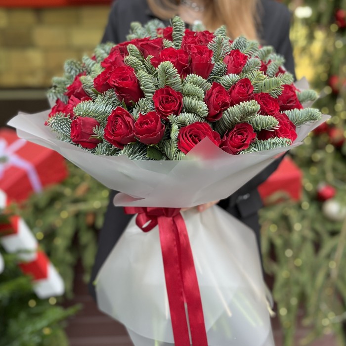 51 красная роза с нобилисом