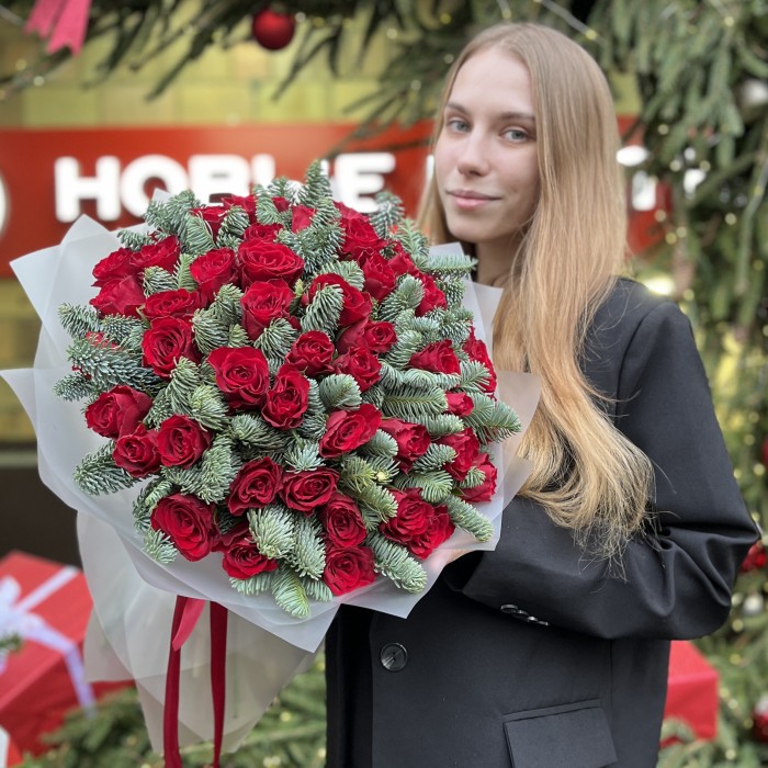 51 красная роза с нобилисом