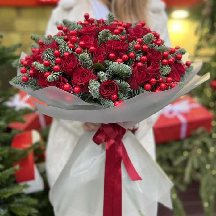 51 красная роза с нобилисом и декором