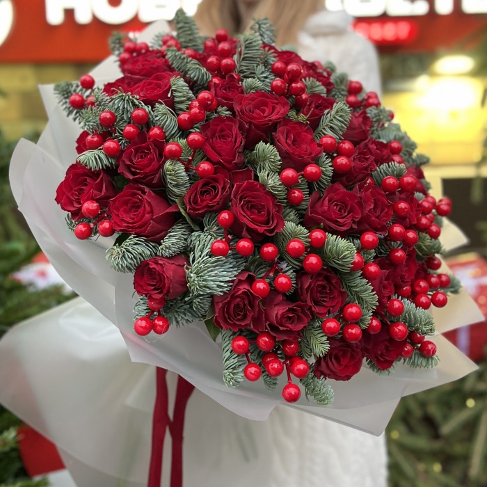 51 красная роза с нобилисом и декором