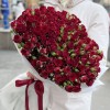 51 кустовая красная роза Велвет Блоссом 50 см