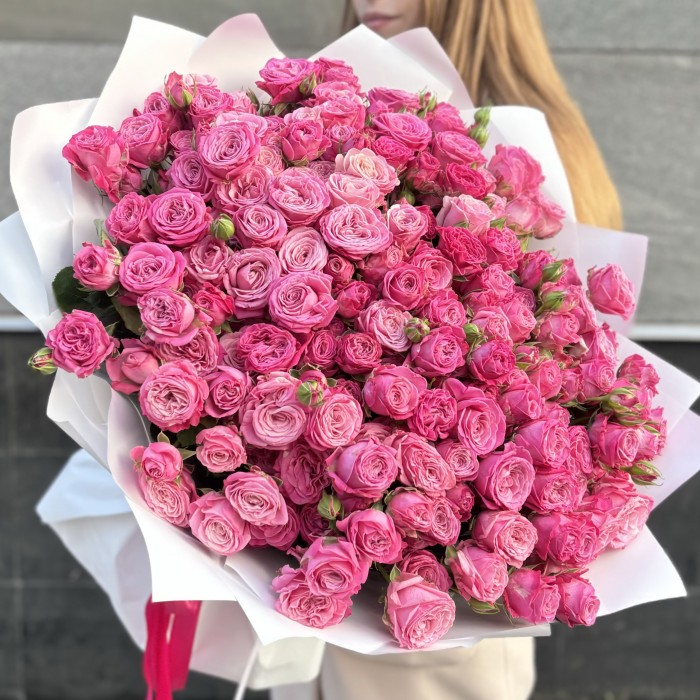 51 кустовая пионовидная роза Леди Бомбастик 50 см