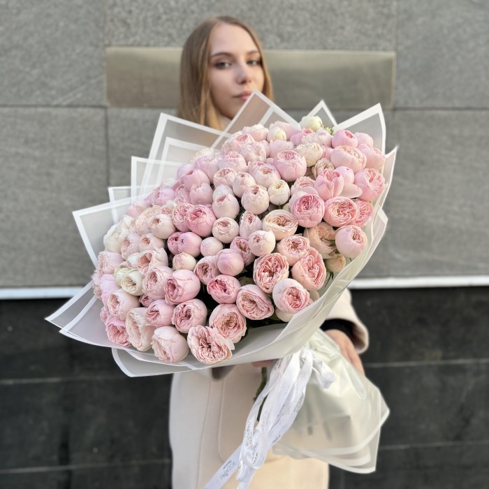 51 кустовая пионовидная роза Мансфилд Парк 60 см