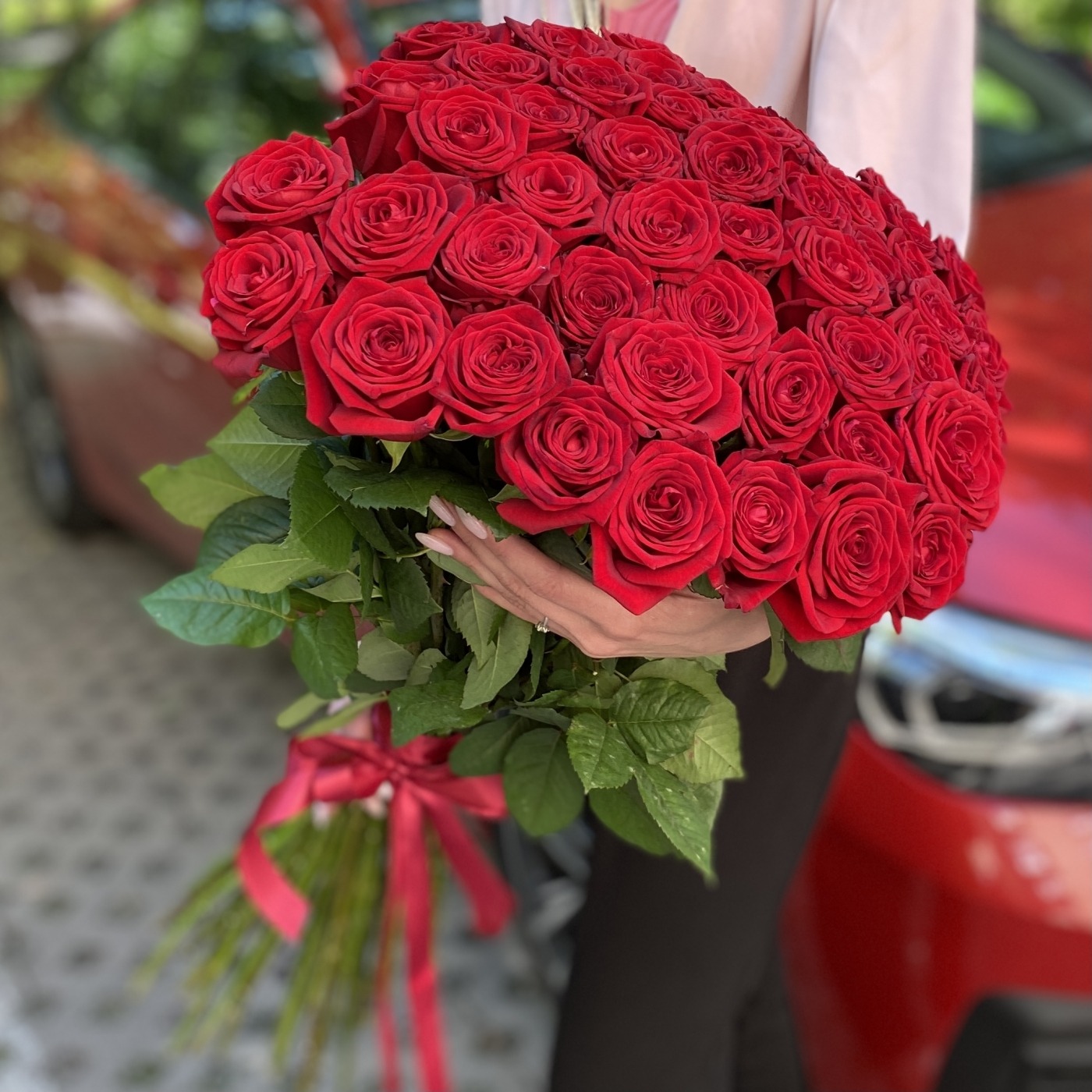 Цветы с доставкой 51 роза акция купить этажерка для цветов на подоконник
