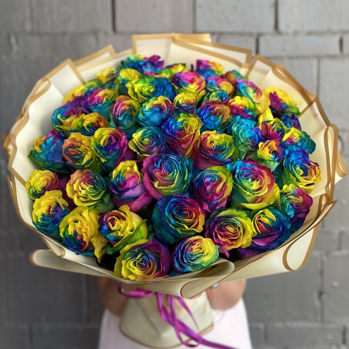 51 радужная роза