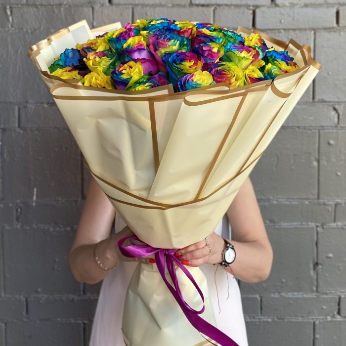 51 радужная роза