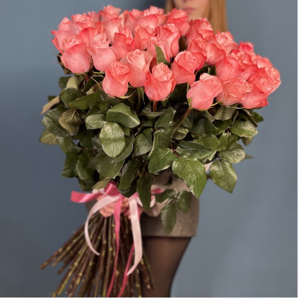 51 роза Би Свит 80 см