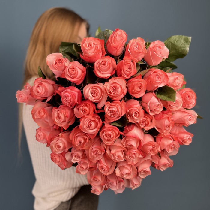 51 роза Би Свит 80 см