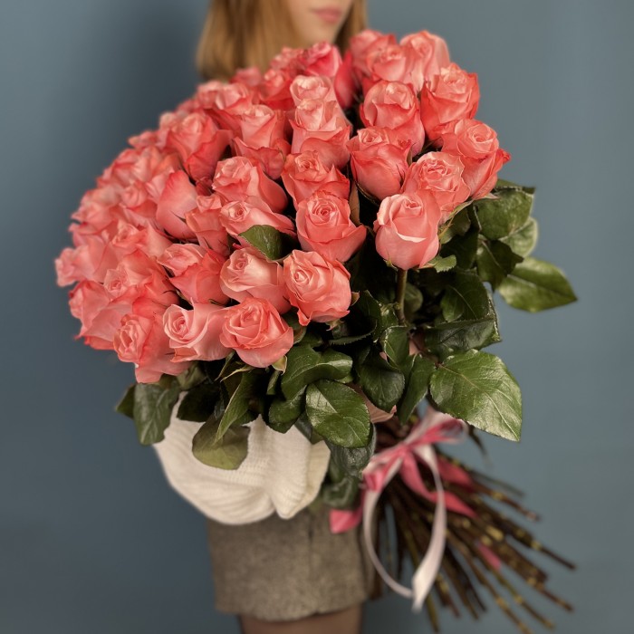 51 роза Би Свит 80 см