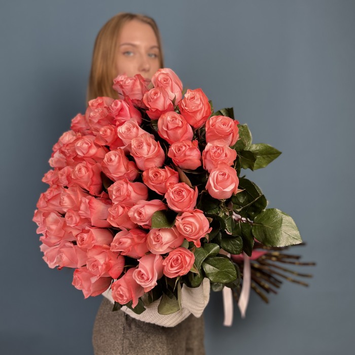 51 роза Би Свит 80 см