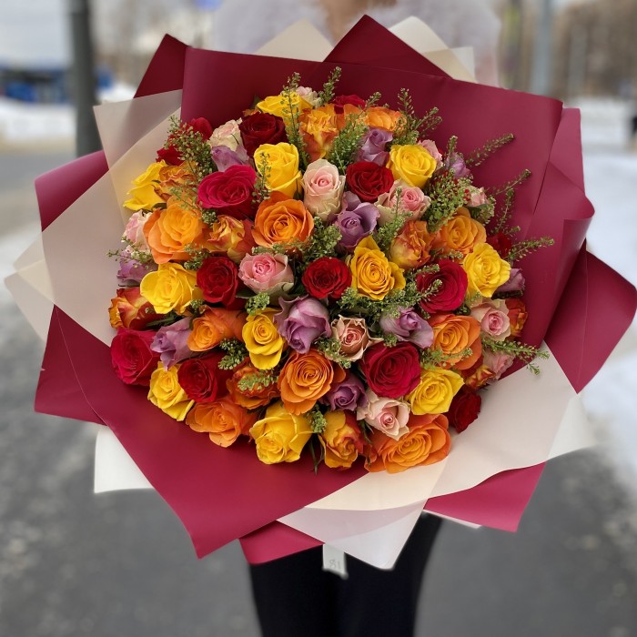 75 ярких роз
