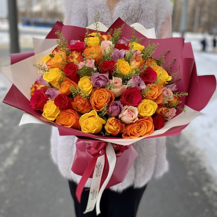 75 ярких роз