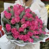51 розовая роза с нобилисом
