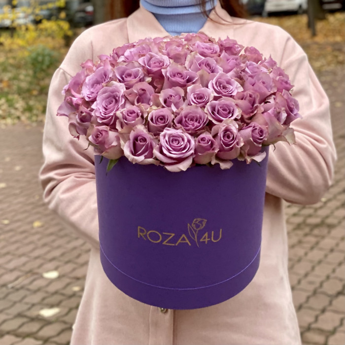 51 сиреневая роза Найнтингейл в коробке