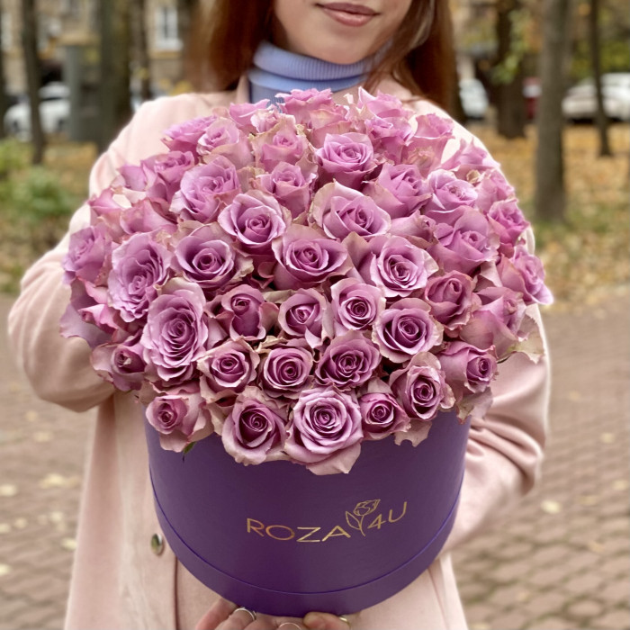 51 сиреневая роза Найнтингейл в коробке