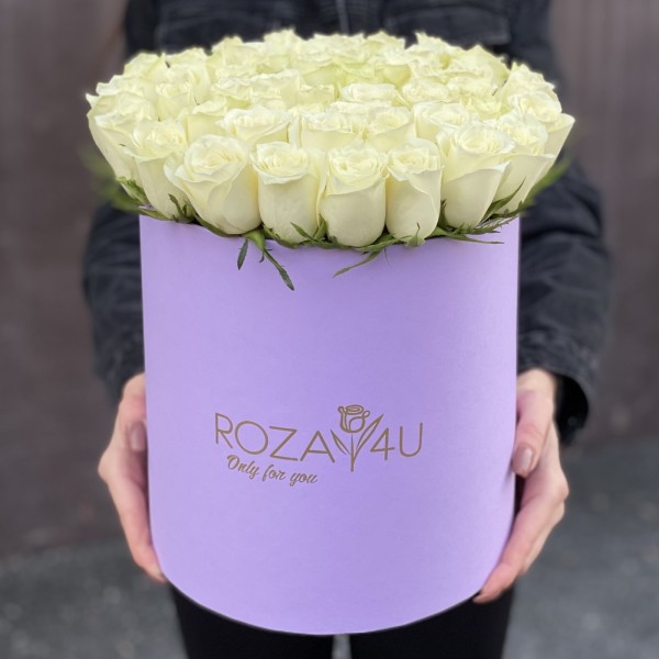 51 белая роза в коробке