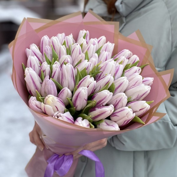 51 бело-фиолетовый тюльпан Флеминг Флег