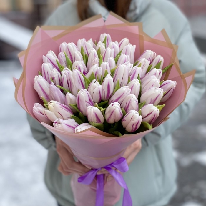51 бело-фиолетовый тюльпан Флеминг Флег