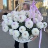 51 бело-сиреневая георгина в корзине