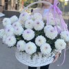 51 бело-сиреневая георгина в корзине
