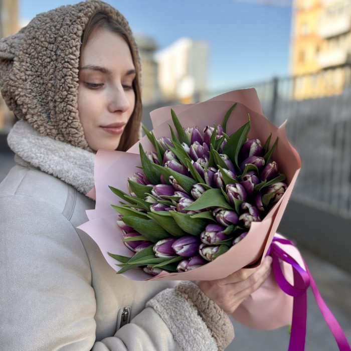 51 бело-фиолетовый тюльпан Лайт харт