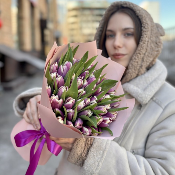 51 бело-фиолетовый тюльпан Лайт харт