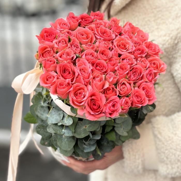 51 коралловая роза Эйс Пинк в корзине