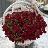 51 красная кустовая роза Рубикон в корзине