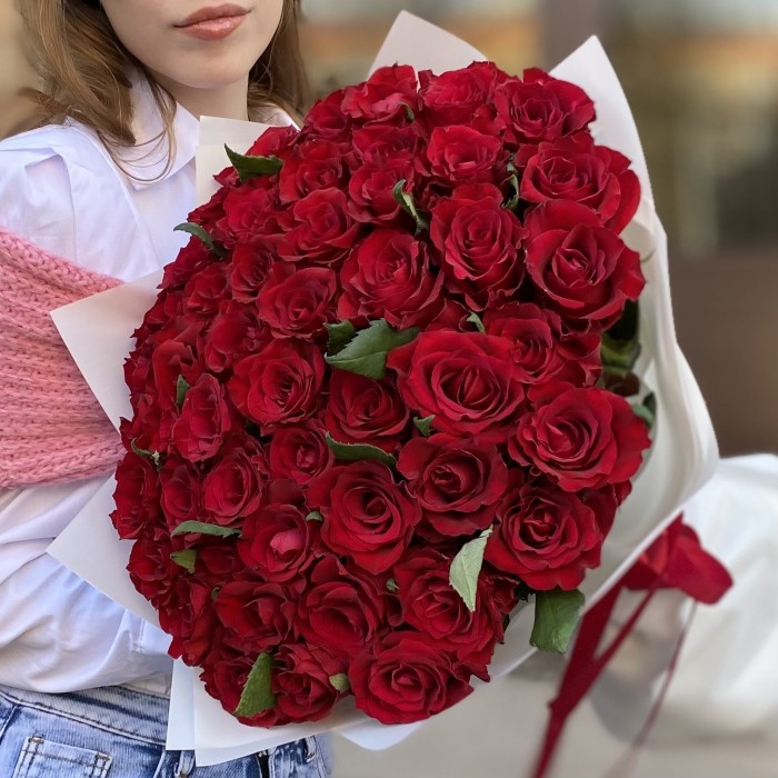 51 красная роза Эвер ред 60 см