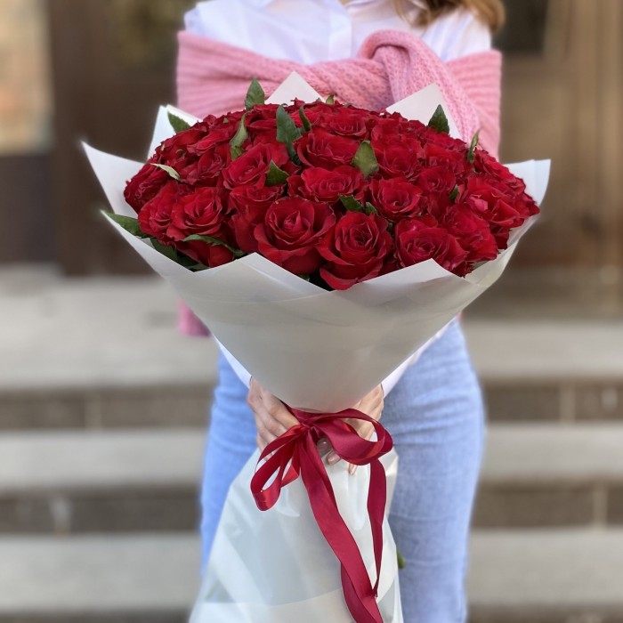 51 красная роза Эвер ред 60 см