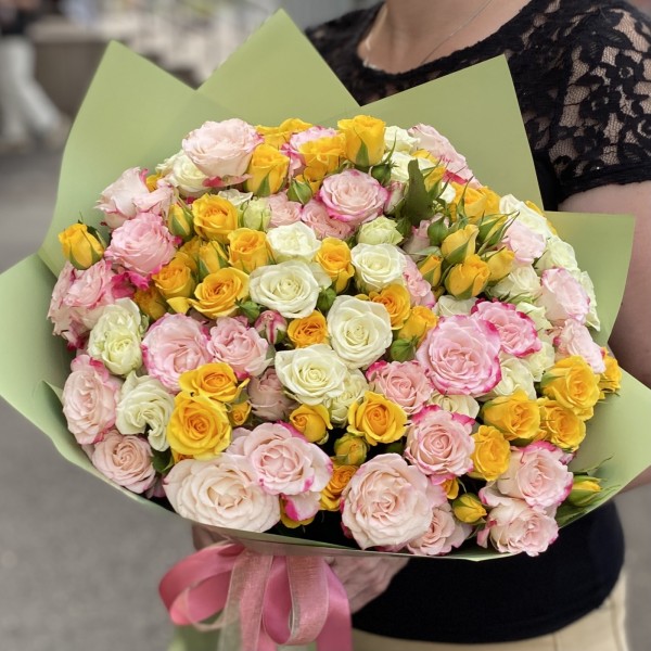 51 кустовая роза Нежный Вальс