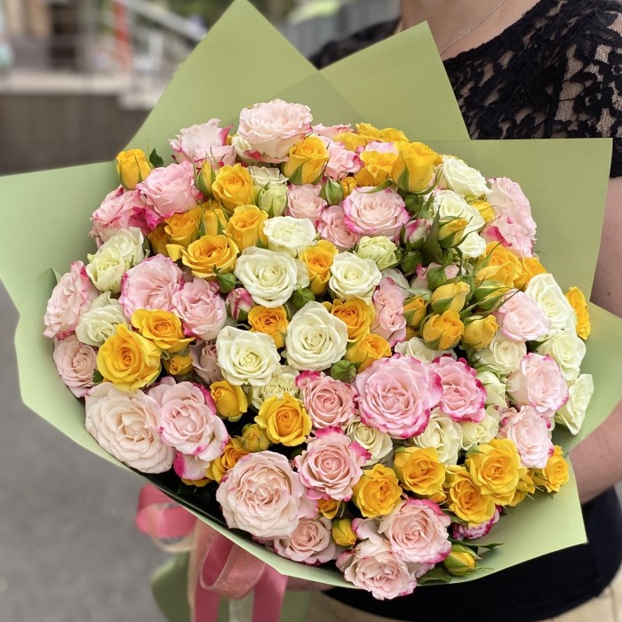 51 кустовая роза Нежный Вальс