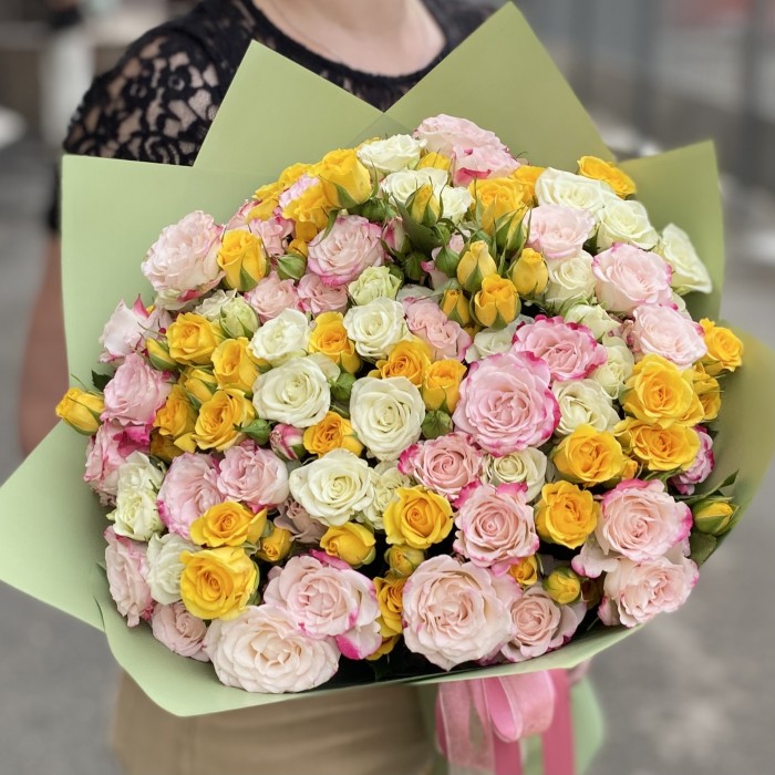 51 кустовая роза Нежный Вальс