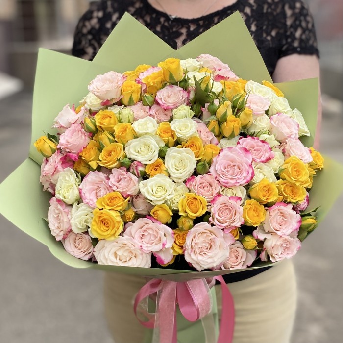 51 кустовая роза Нежный Вальс