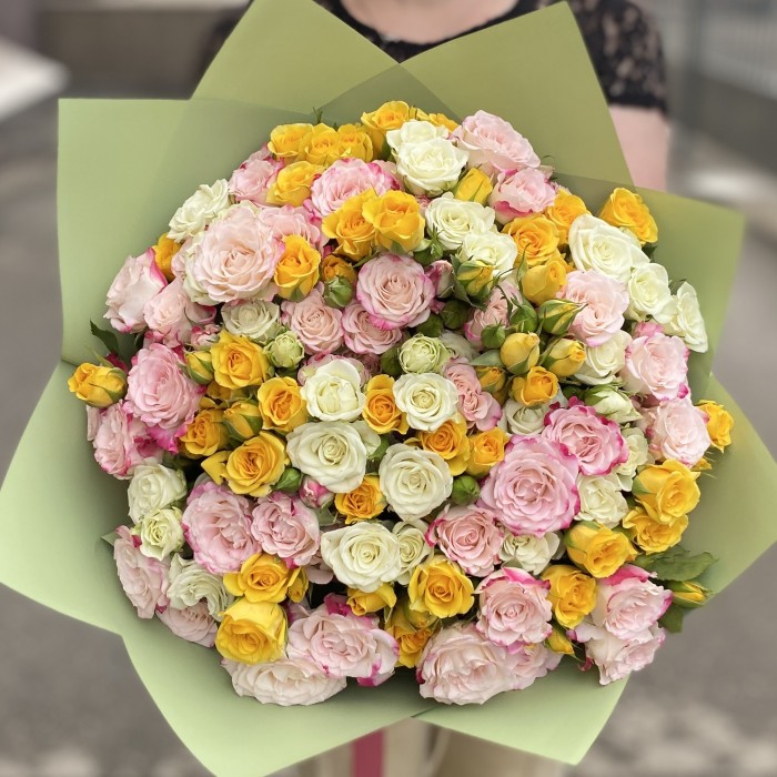 51 кустовая роза Нежный Вальс