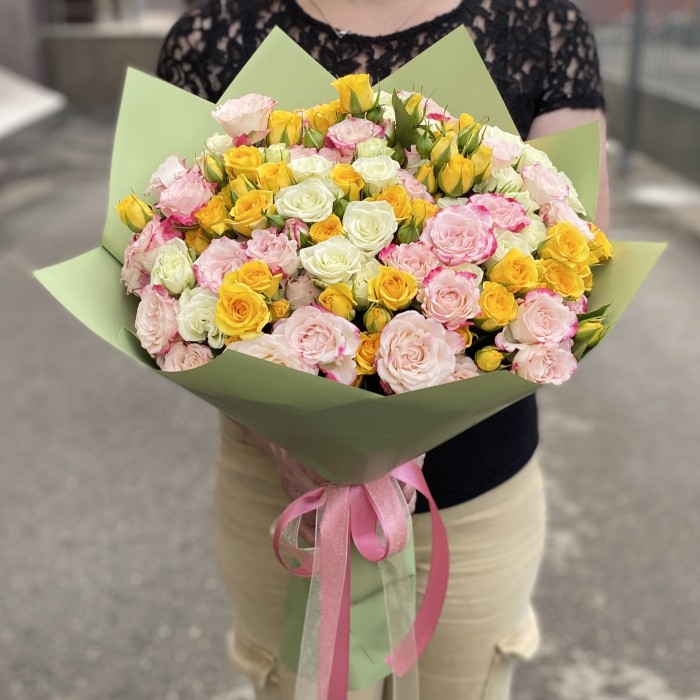 51 кустовая роза Нежный Вальс