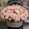 51 кустовая роза Рефлекс в корзине