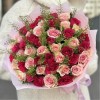 51 малиновая и розовая роза с гринбелом