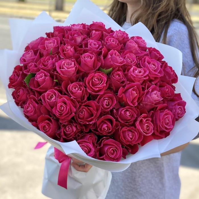 51 малиновая роза Муви Стар