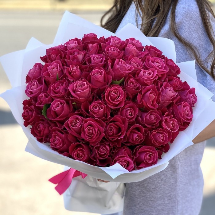 51 малиновая роза Муви Стар