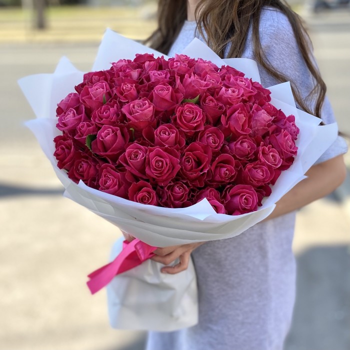 51 малиновая роза Муви Стар