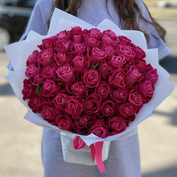 51 малиновая роза Муви Стар