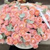 51 пионовидная кустовая роза Джульетта в корзине