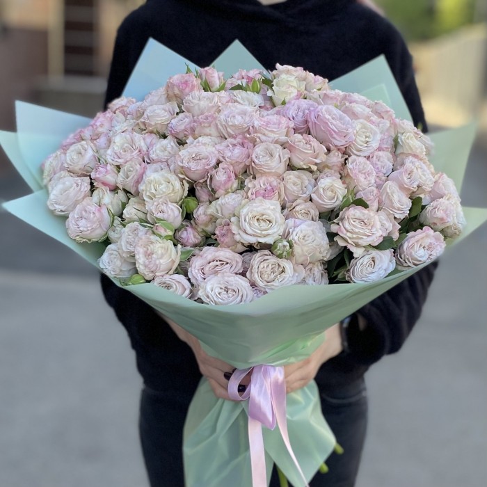 51 пионовидная кустовая роза Энджел Бомбастик