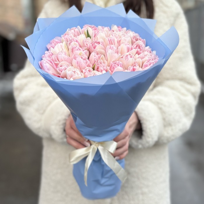 51 нежно-розовый пионовидный тюльпан Фокстрот