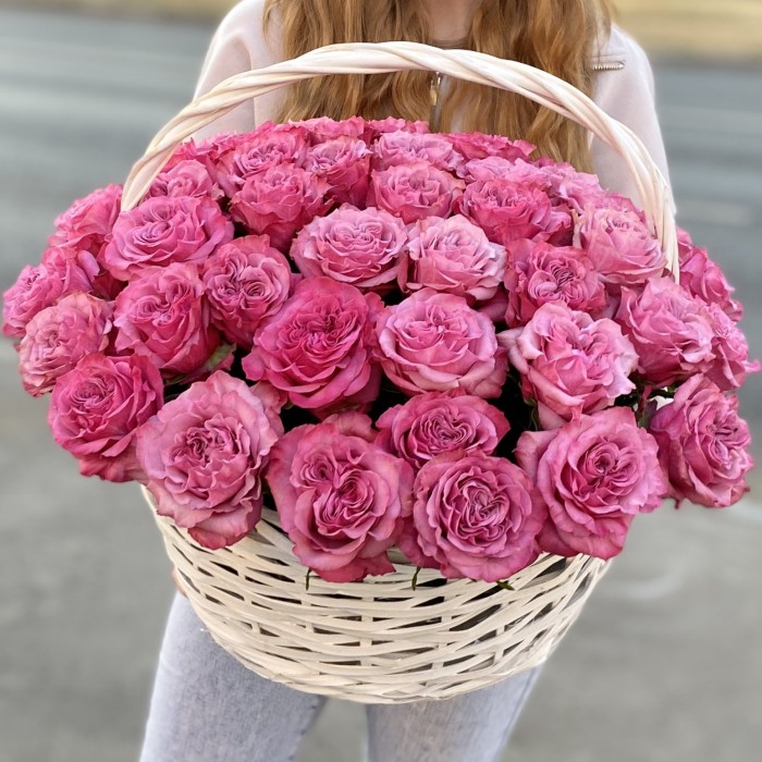 51 роза Кантри Блюз в корзине